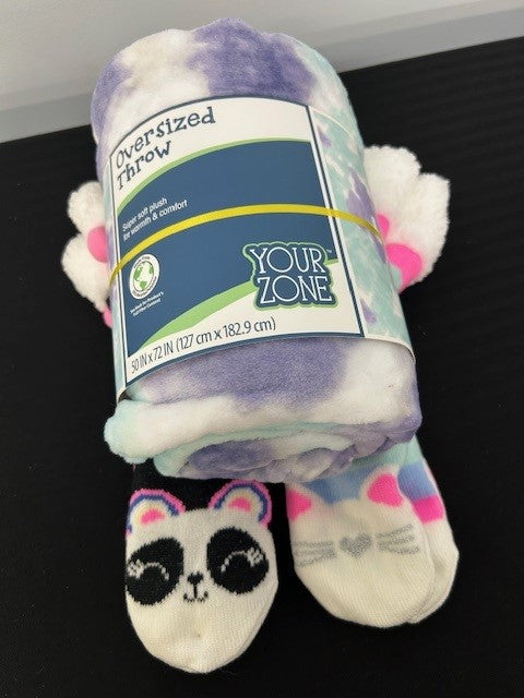 Kids Cozy Blanket and Socks